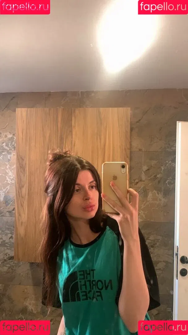 kira_kirraa Onlyfans Photo Gallery 