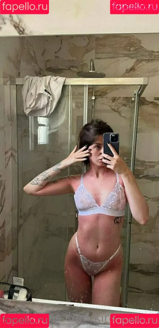 kira_kirraa Onlyfans Photo Gallery 