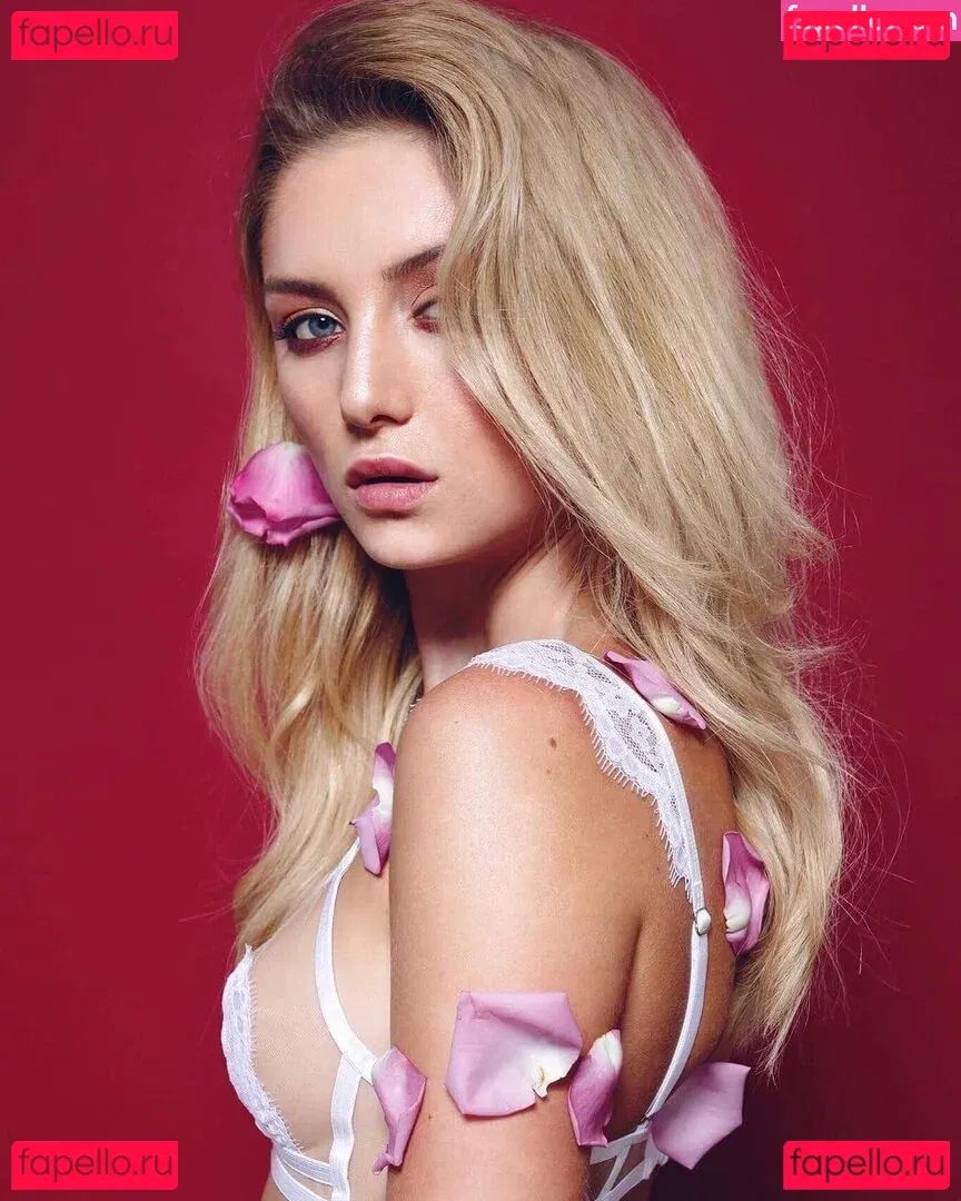 Julia Wulf Onlyfans Photo Gallery 