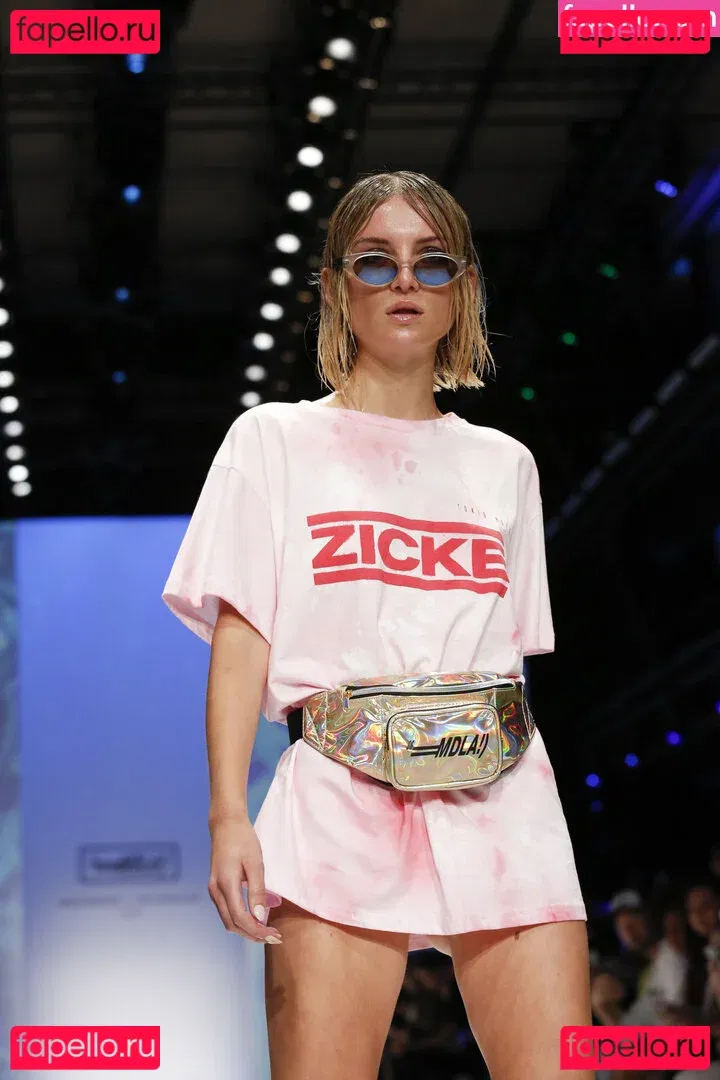 Julia Wulf Onlyfans Photo Gallery 