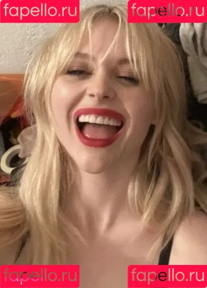 Emily Lind Onlyfans Photo Gallery 