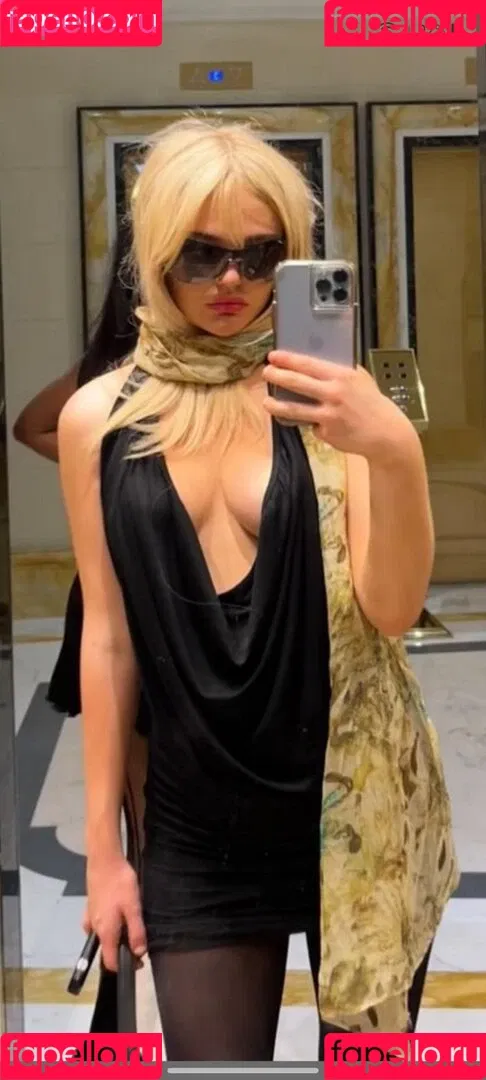 Emily Lind Onlyfans Photo Gallery 
