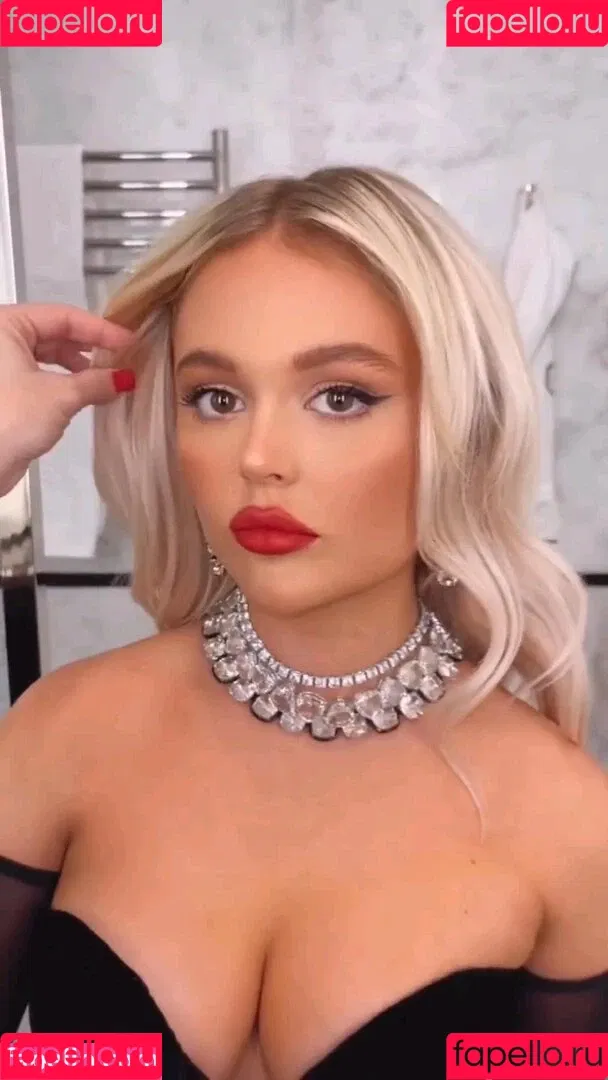 Emily Lind Onlyfans Photo Gallery 
