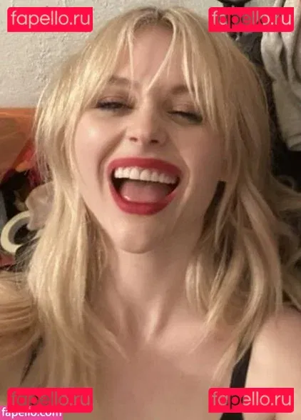 Emily Lind Onlyfans Photo Gallery 