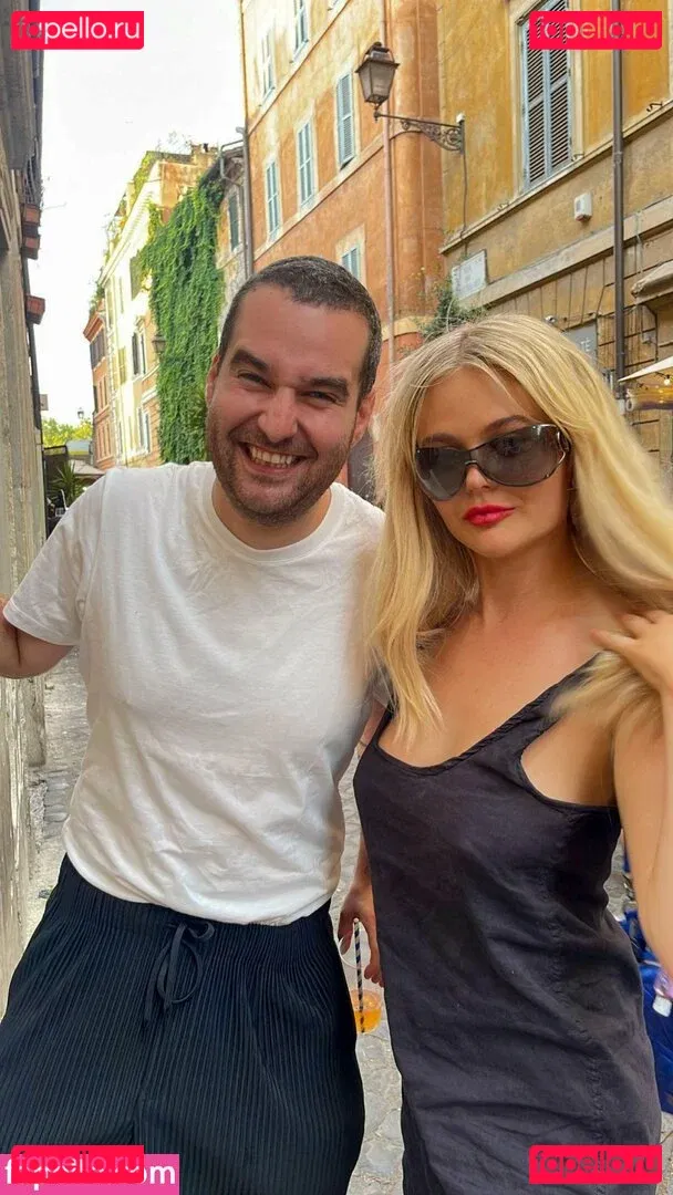 Emily Lind Onlyfans Photo Gallery 