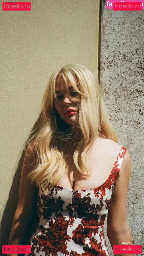 Emily Lind Onlyfans Photo Gallery 