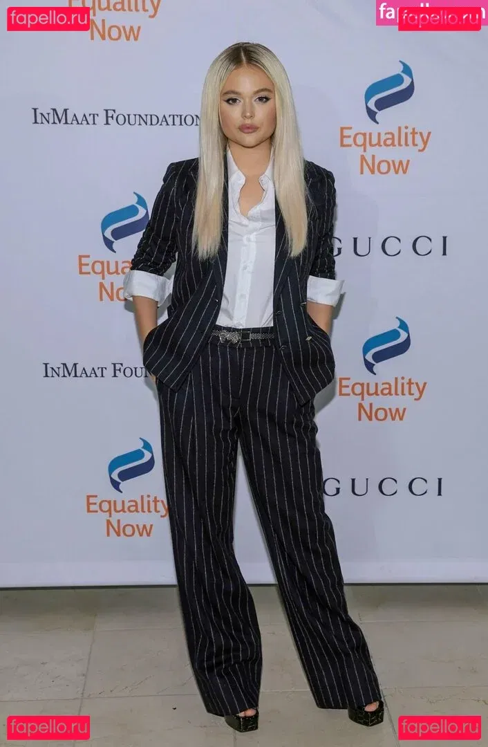 Emily Lind Onlyfans Photo Gallery 