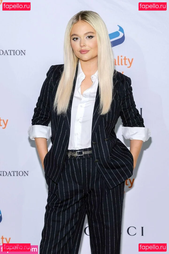 Emily Lind Onlyfans Photo Gallery 