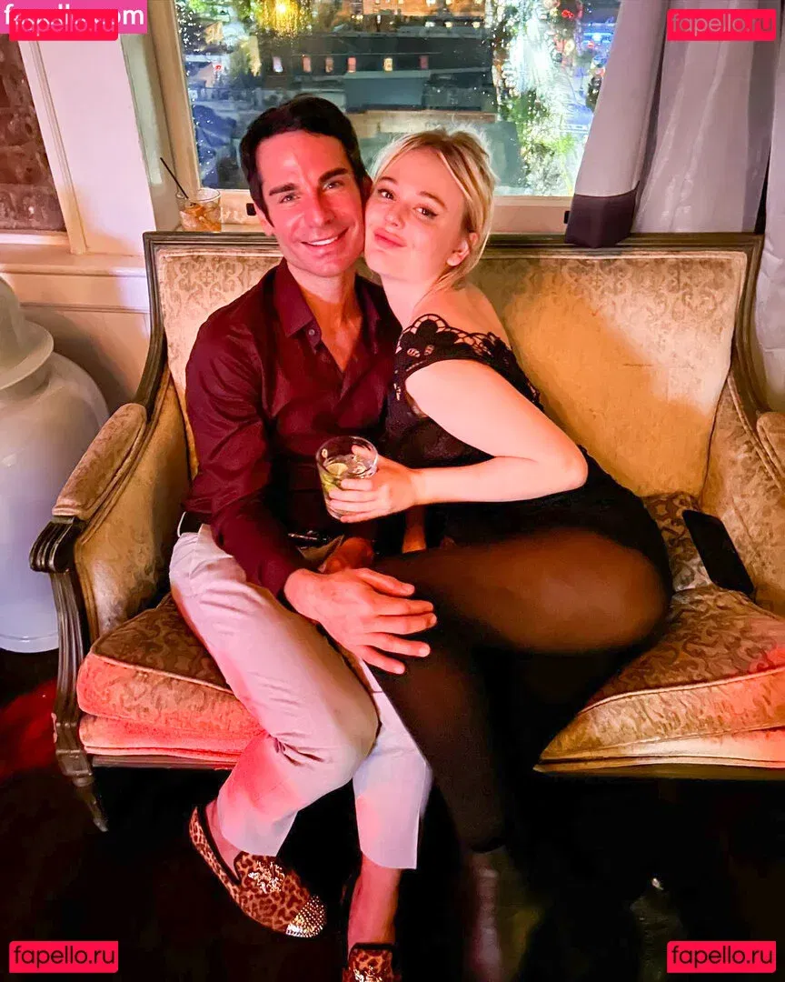 Emily Lind Onlyfans Photo Gallery 