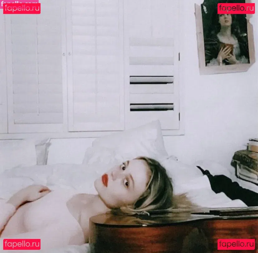 Emily Lind Onlyfans Photo Gallery 