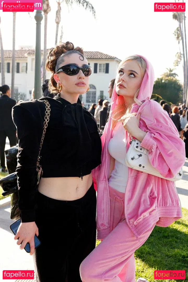 Emily Lind Onlyfans Photo Gallery 