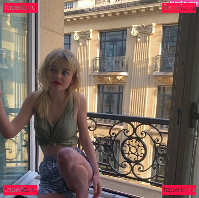 Emily Lind Onlyfans Photo Gallery 