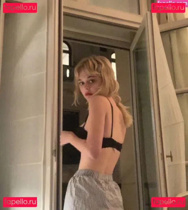 Emily Lind Onlyfans Photo Gallery 