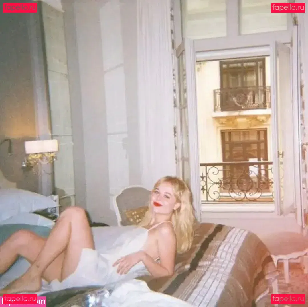 Emily Lind Onlyfans Photo Gallery 