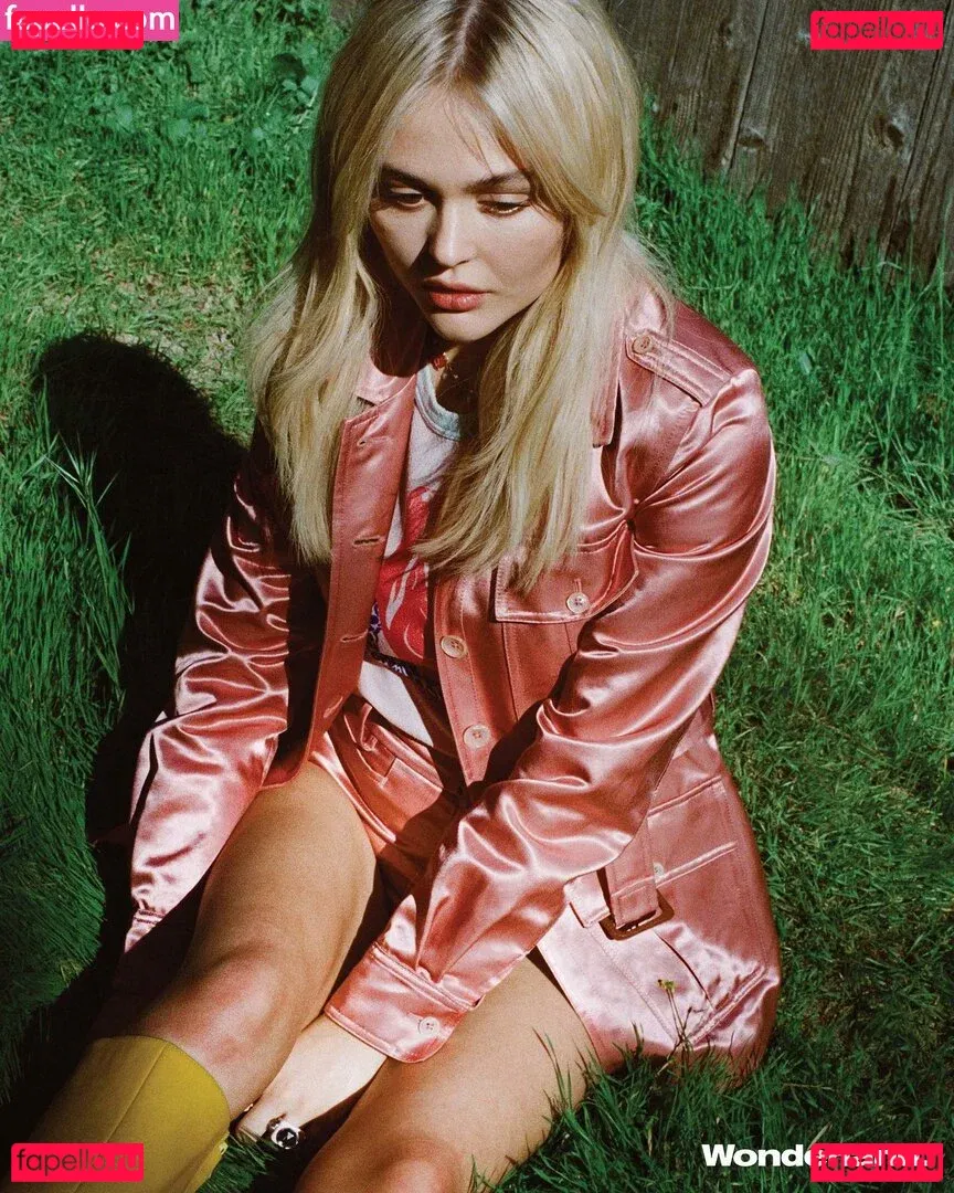 Emily Lind Onlyfans Photo Gallery 