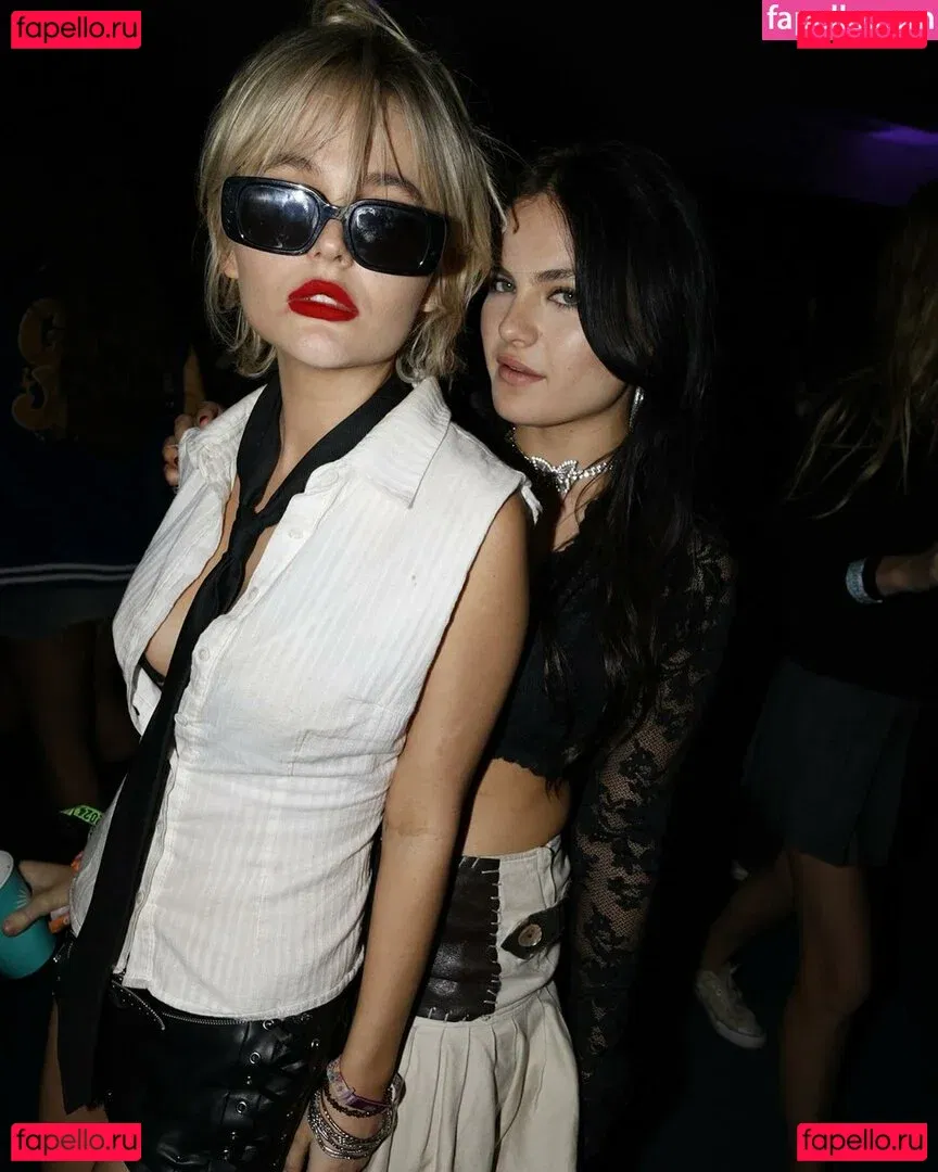 Emily Lind Onlyfans Photo Gallery 