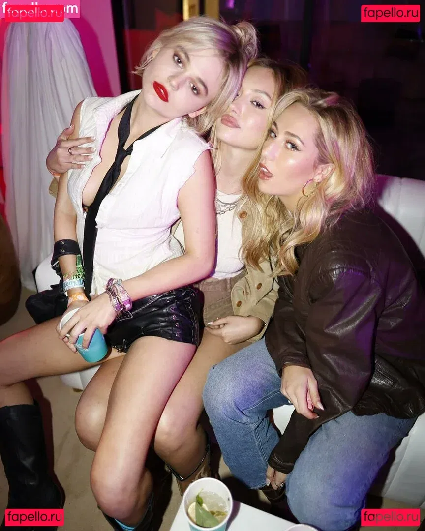 Emily Lind Onlyfans Photo Gallery 