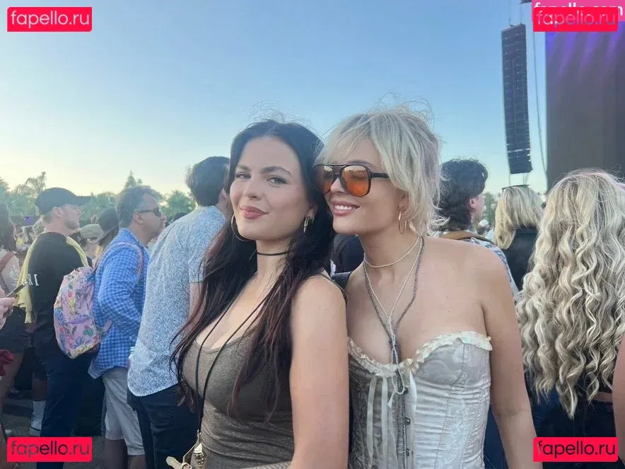 Emily Lind Onlyfans Photo Gallery 