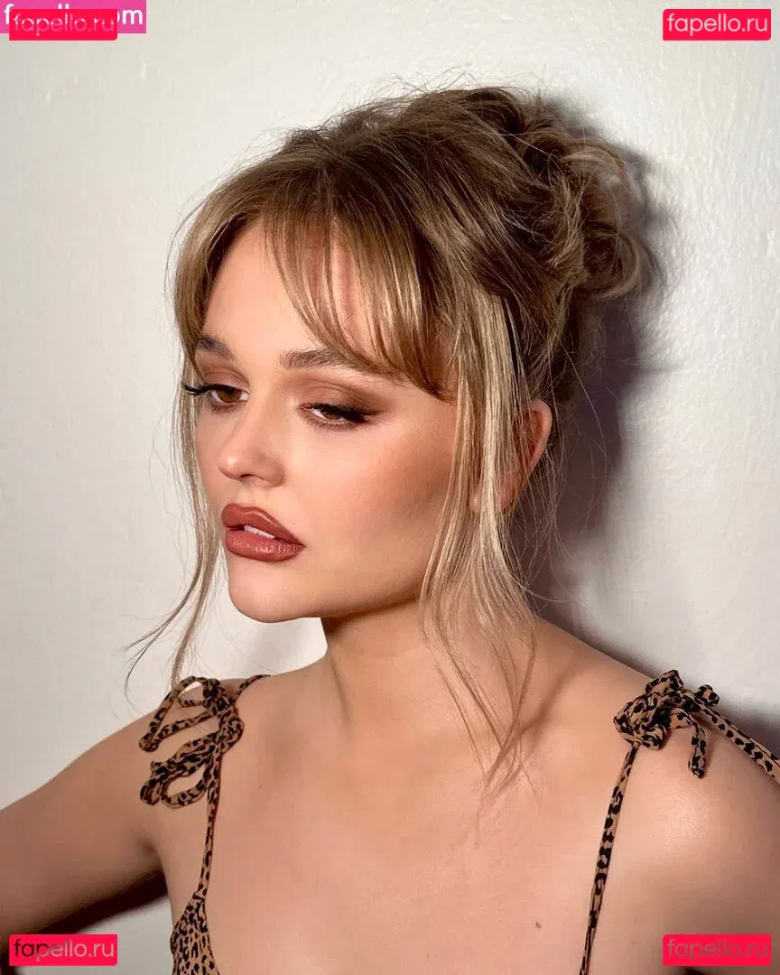 Emily Lind Onlyfans Photo Gallery 