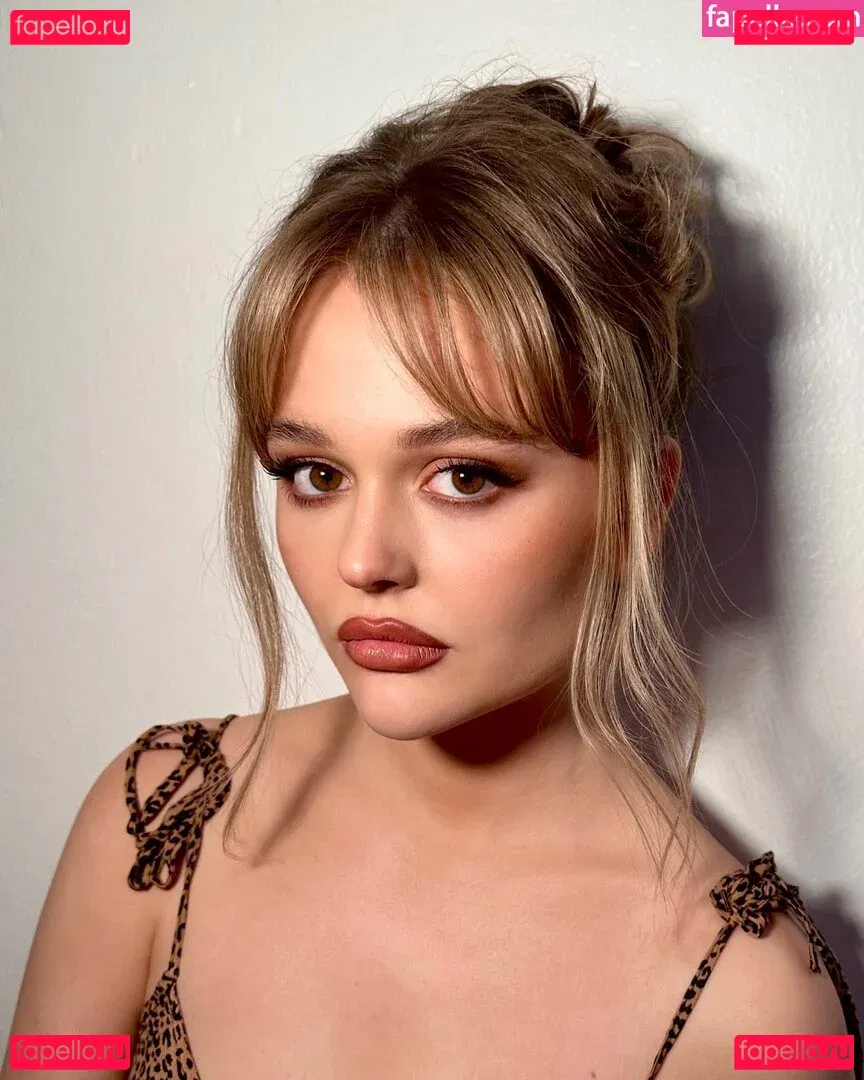 Emily Lind Onlyfans Photo Gallery 