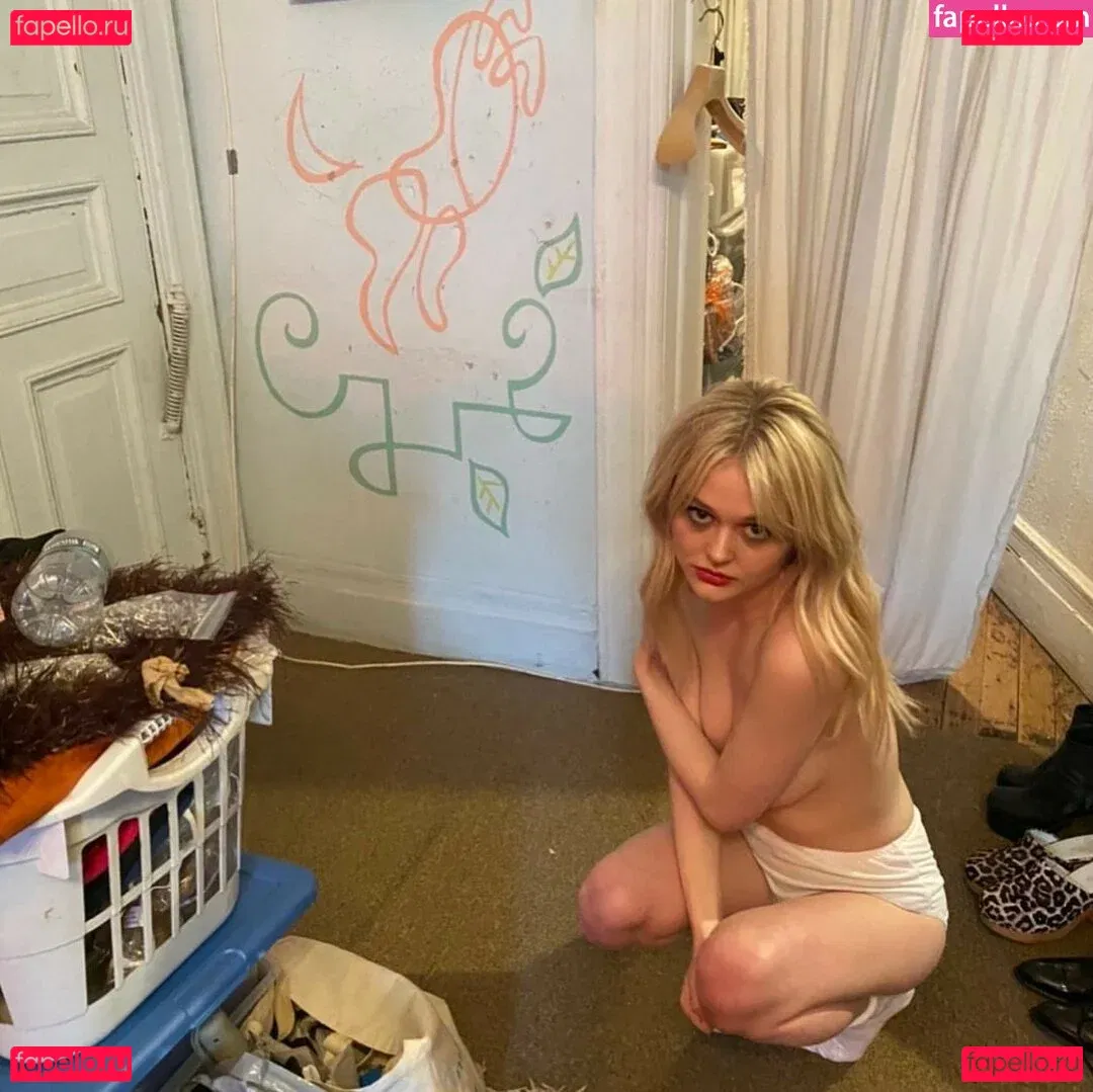 Emily Lind Onlyfans Photo Gallery 