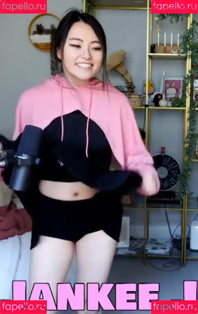 PotasticPanda Onlyfans Photo Gallery 