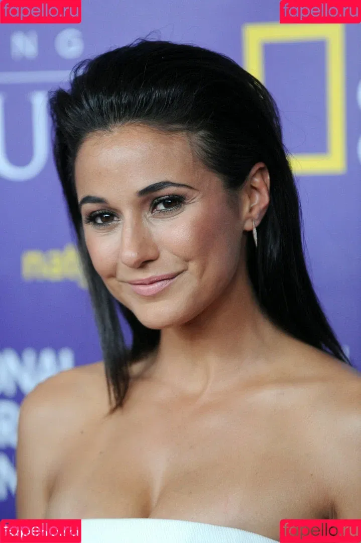 Emmanuelle Chriqui Onlyfans Photo Gallery 