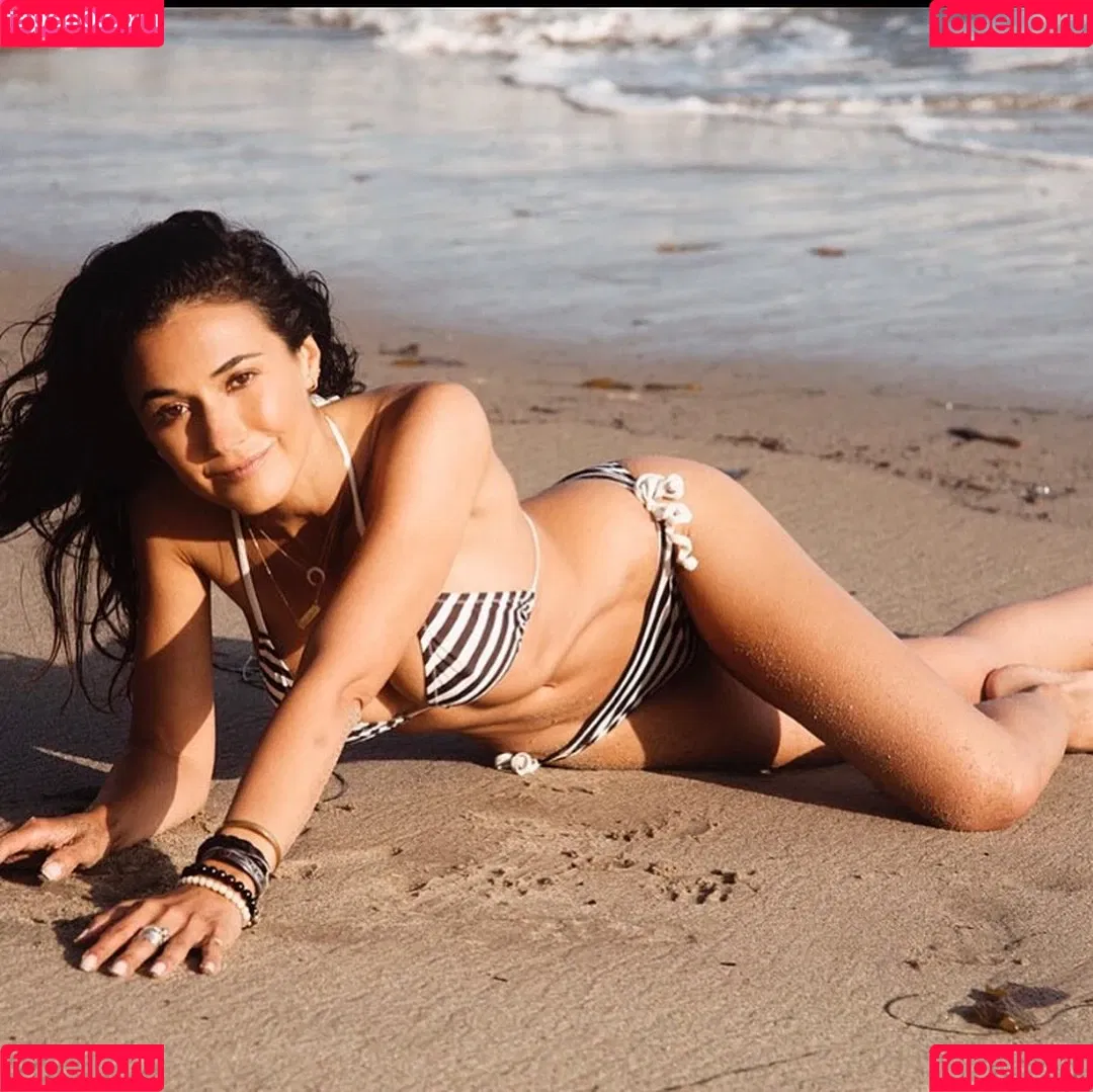 Emmanuelle Chriqui Onlyfans Photo Gallery 
