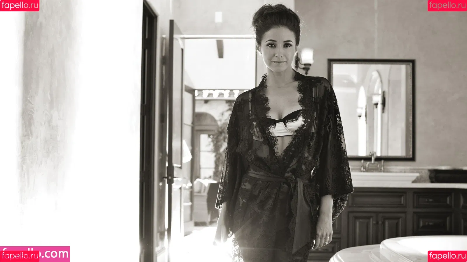 Emmanuelle Chriqui Onlyfans Photo Gallery 