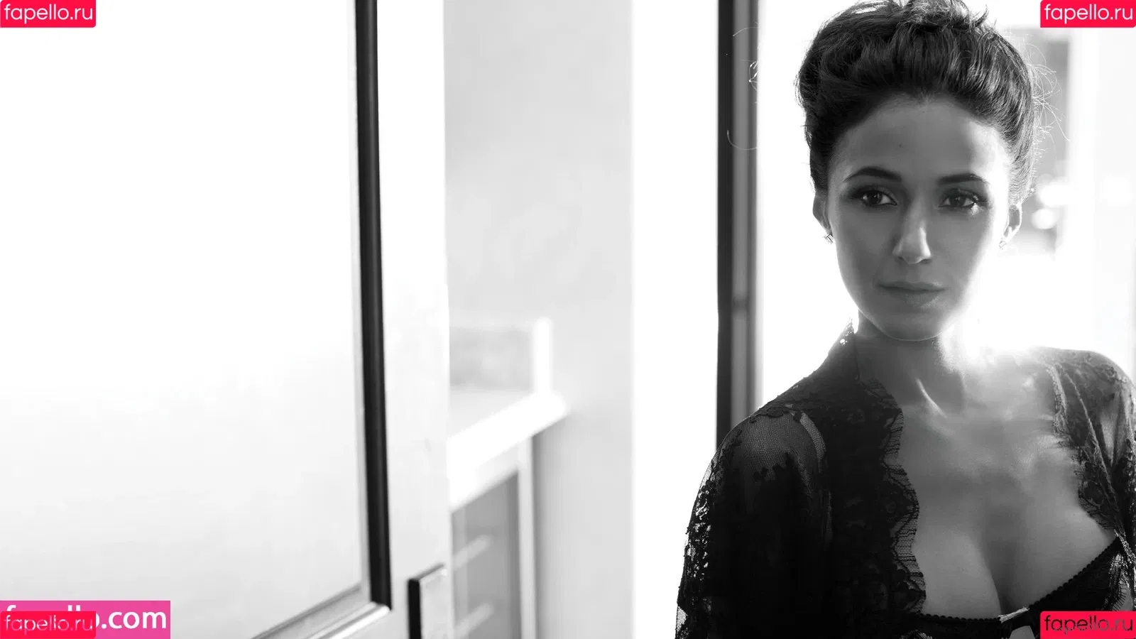 Emmanuelle Chriqui Onlyfans Photo Gallery 