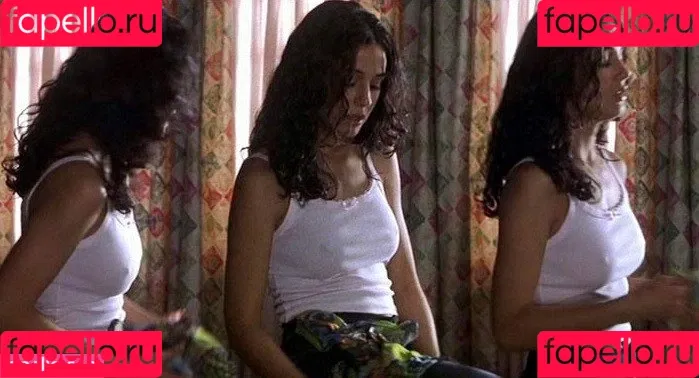 Emmanuelle Chriqui Onlyfans Photo Gallery 