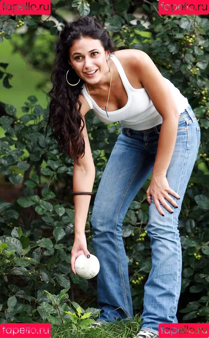 Emmanuelle Chriqui Onlyfans Photo Gallery 