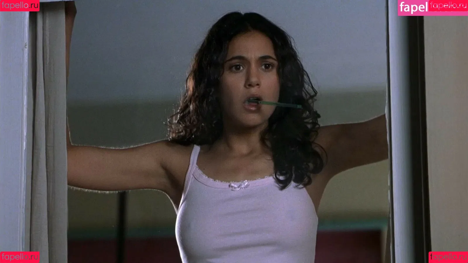 Emmanuelle Chriqui Onlyfans Photo Gallery 