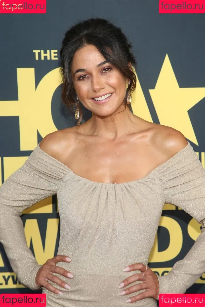 Emmanuelle Chriqui Onlyfans Photo Gallery 
