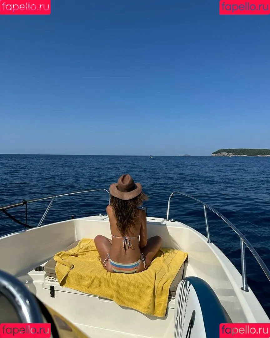 Emmanuelle Chriqui Onlyfans Photo Gallery 