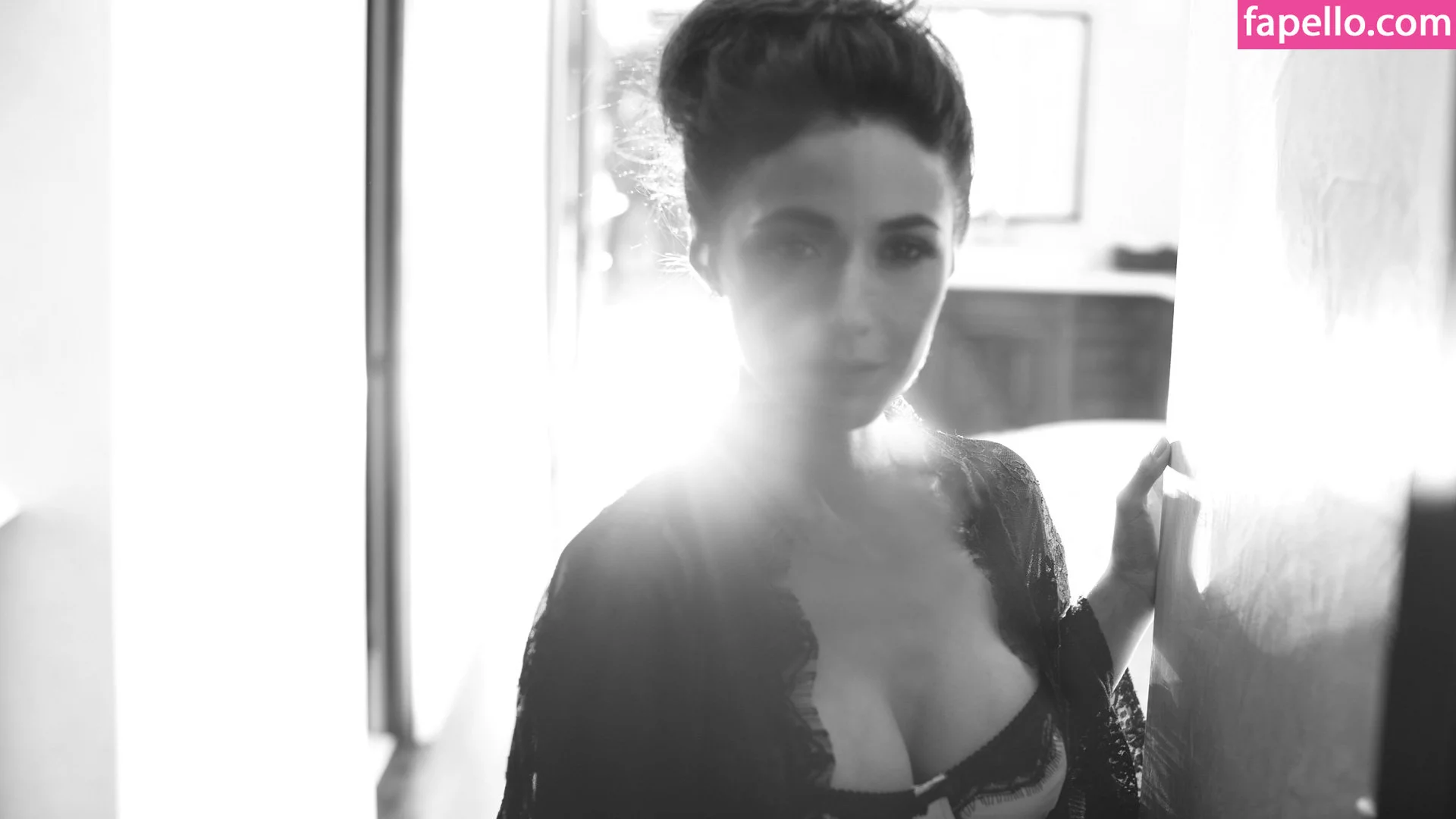 Emmanuelle Chriqui Onlyfans Photo Gallery 