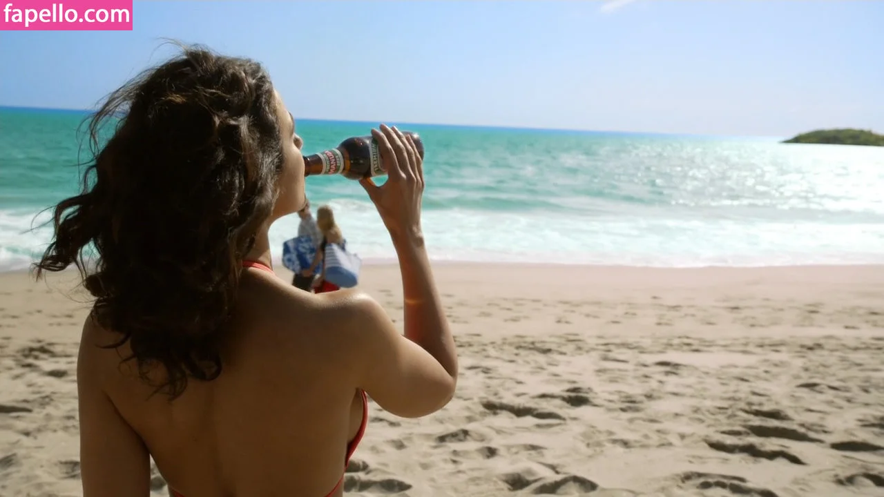 Emmanuelle Chriqui Onlyfans Photo Gallery 