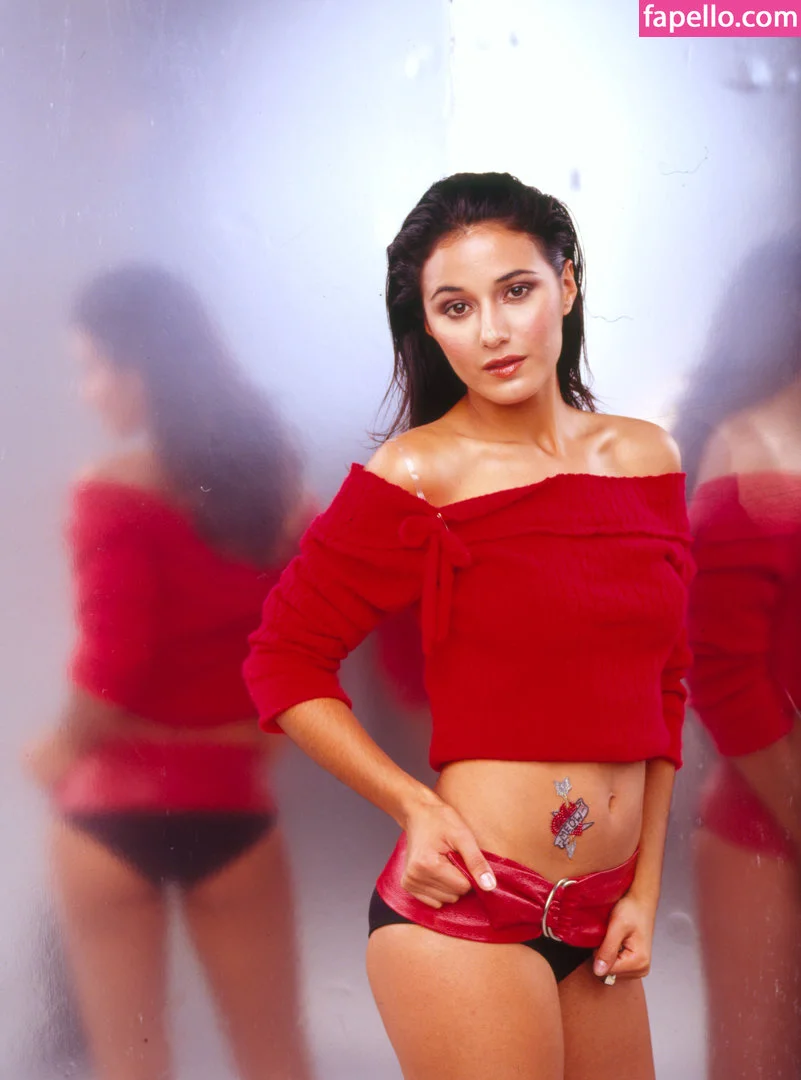 Emmanuelle Chriqui Onlyfans Photo Gallery 