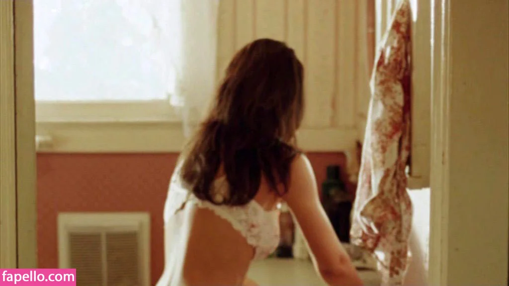 Emmanuelle Chriqui Onlyfans Photo Gallery 