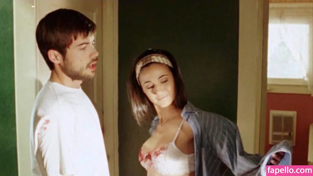 Emmanuelle Chriqui Onlyfans Photo Gallery 