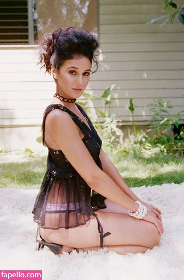 Emmanuelle Chriqui Onlyfans Photo Gallery 