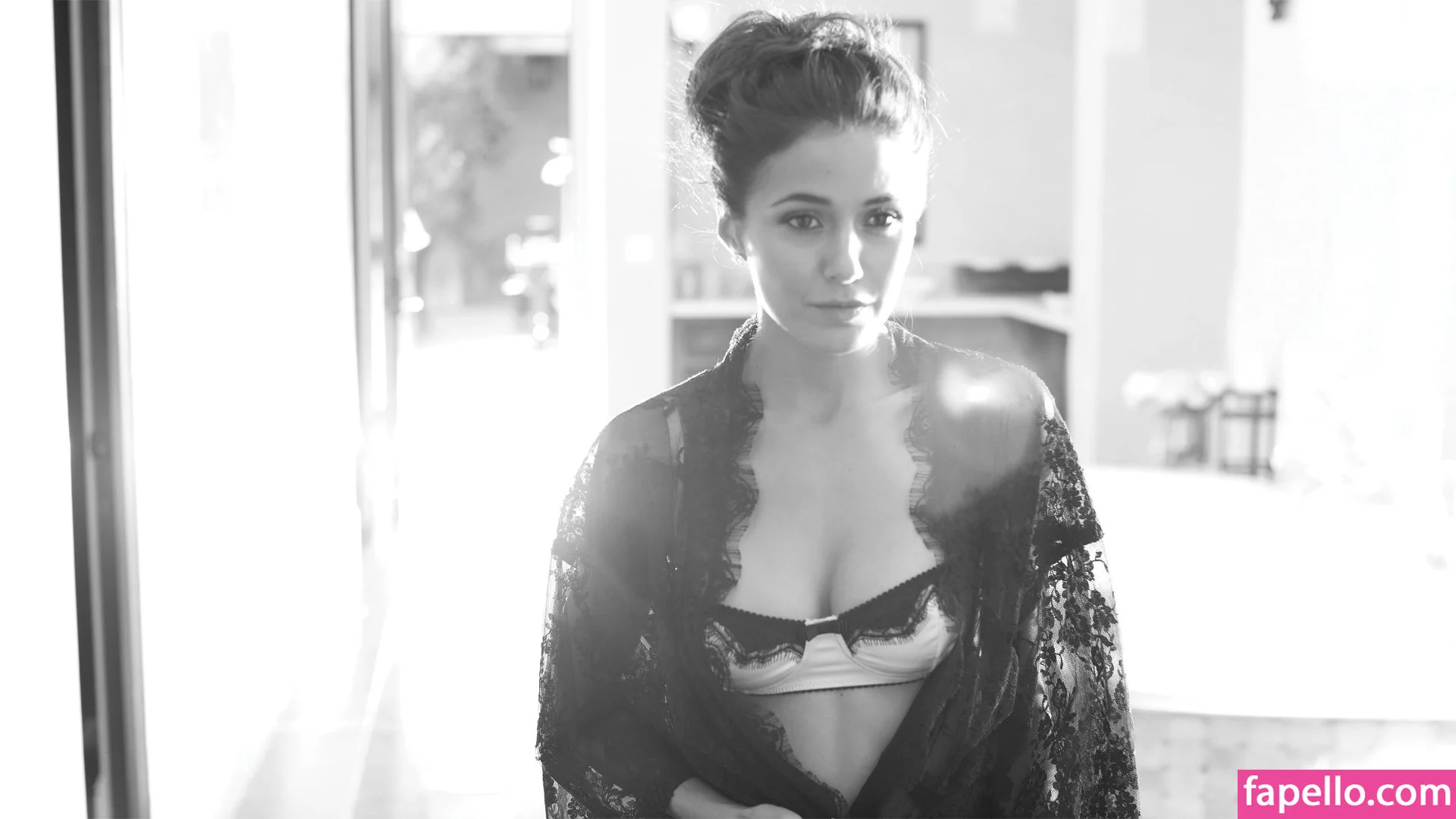 Emmanuelle Chriqui Onlyfans Photo Gallery 