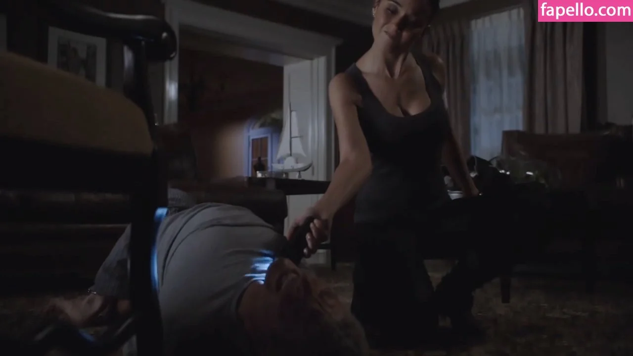 Emmanuelle Chriqui Onlyfans Photo Gallery 