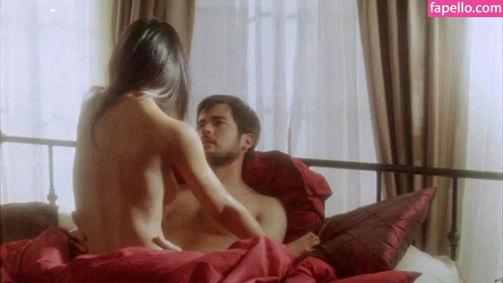 Emmanuelle Chriqui Onlyfans Photo Gallery 