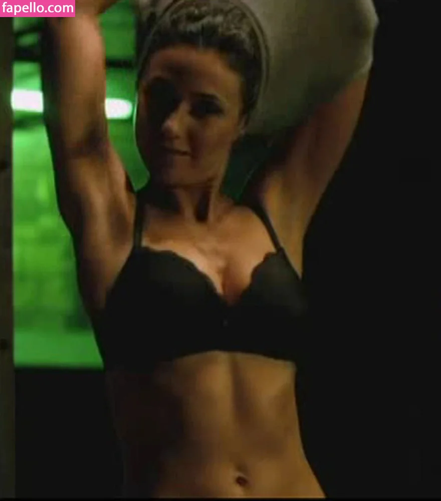 Emmanuelle Chriqui Onlyfans Photo Gallery 