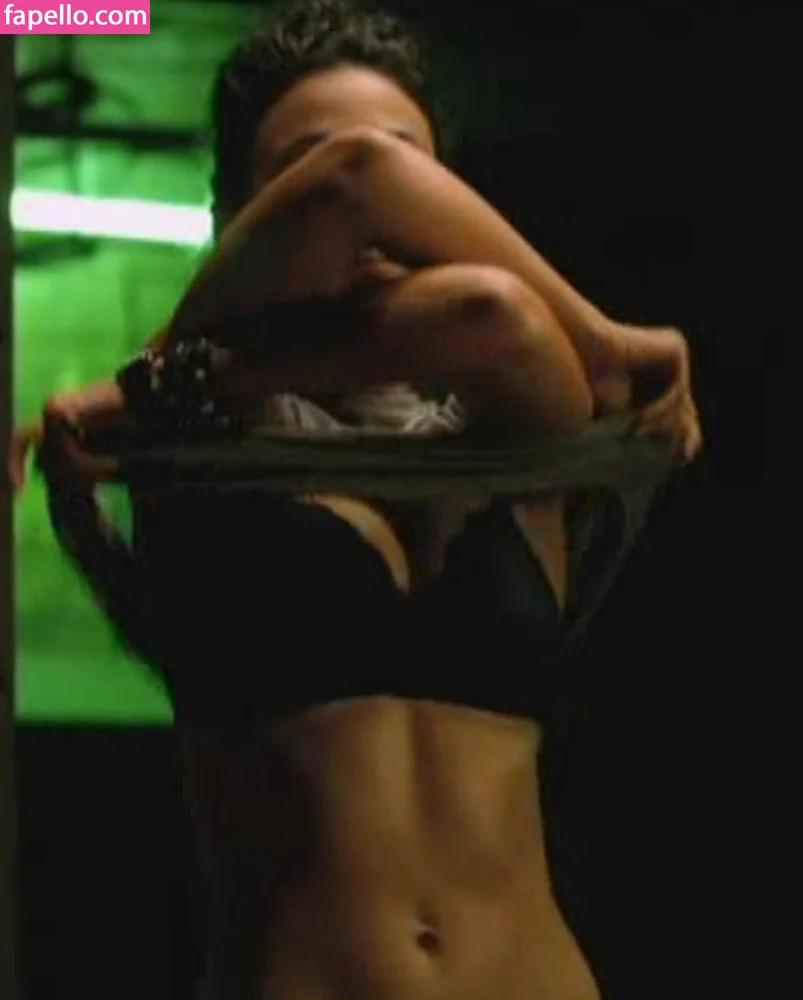 Emmanuelle Chriqui Onlyfans Photo Gallery 