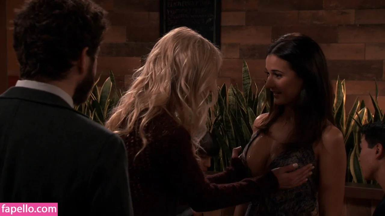 Emmanuelle Chriqui Onlyfans Photo Gallery 