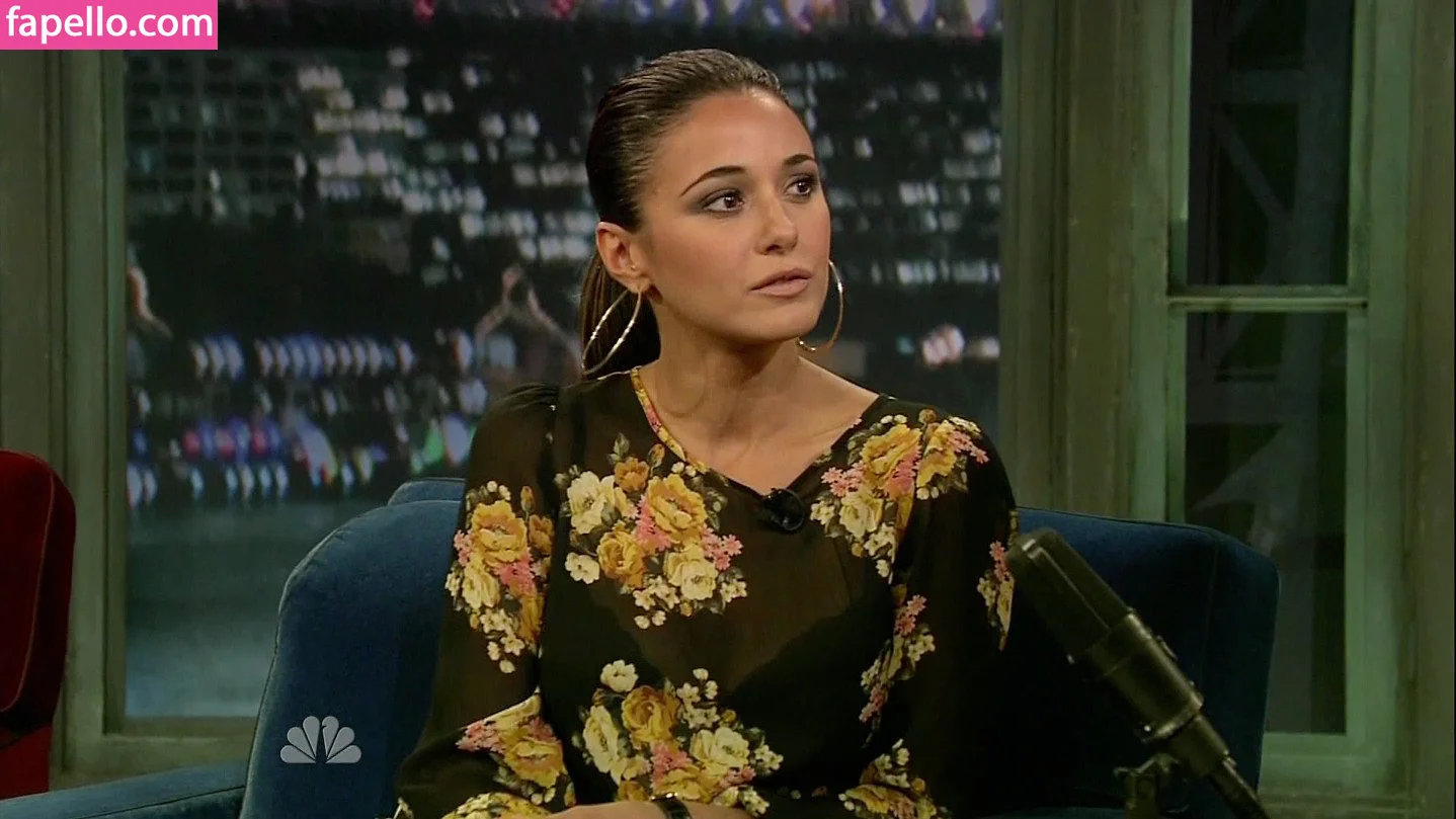 Emmanuelle Chriqui Onlyfans Photo Gallery 