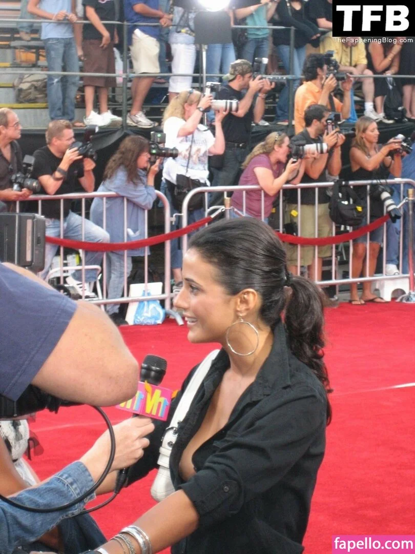 Emmanuelle Chriqui Onlyfans Photo Gallery 