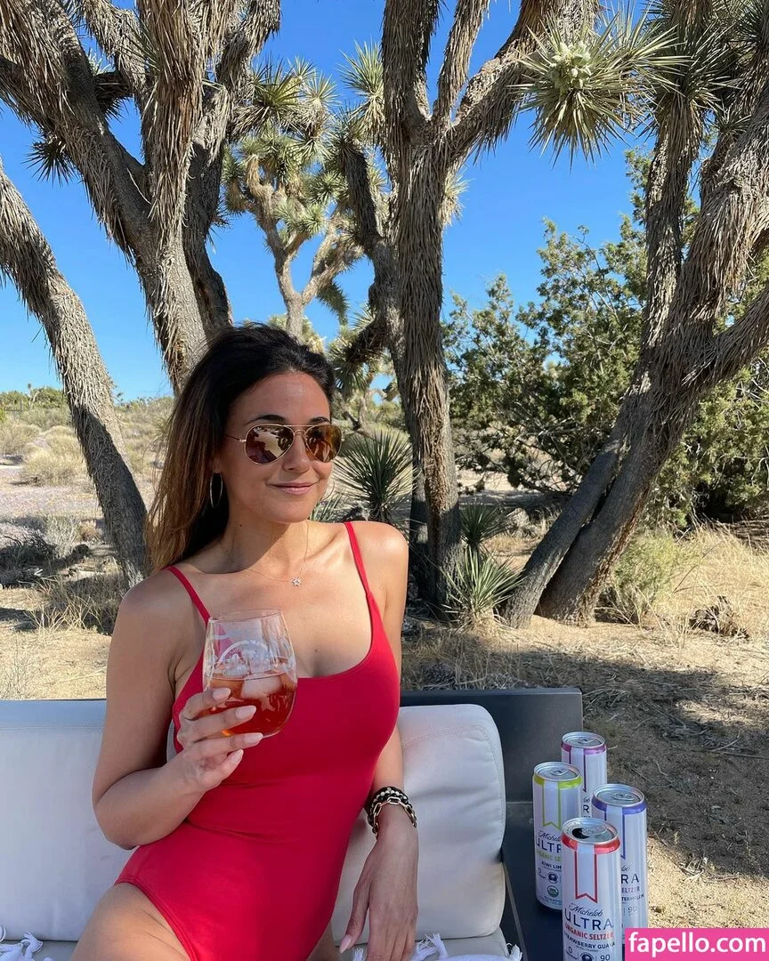 Emmanuelle Chriqui Onlyfans Photo Gallery 